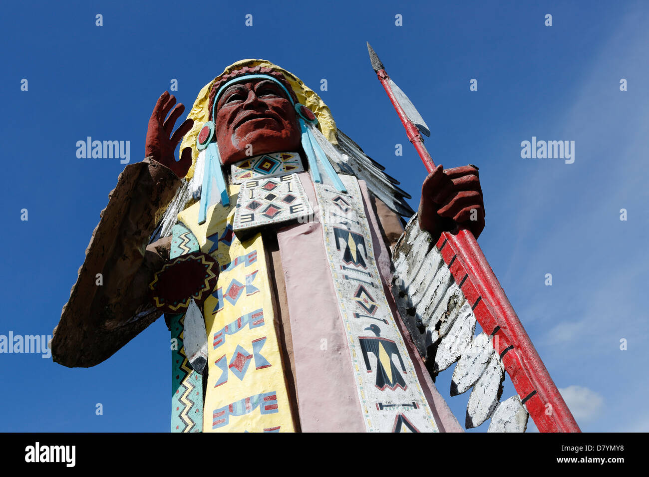 Holz-Indianer auf Route 2 im Westen von Massachusetts Stockfoto