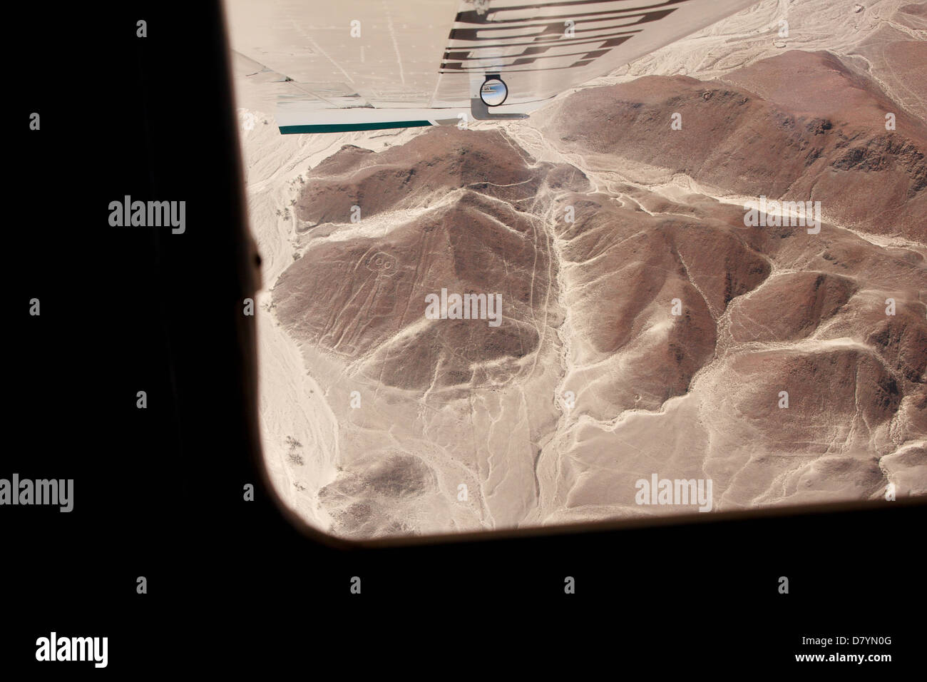 Nazca-Linien, die von dem privaten Flugzeugfenster gesehen Stockfoto