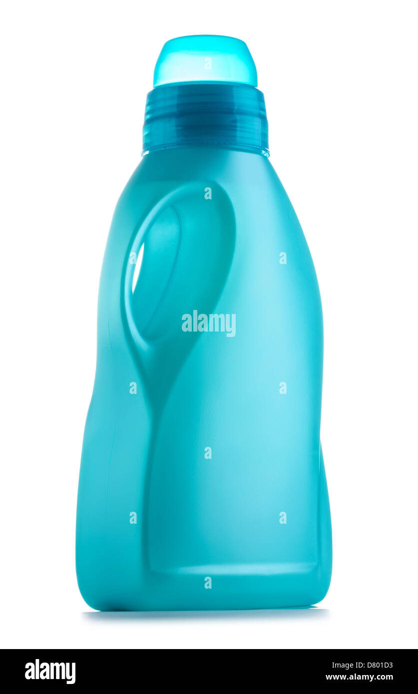 Kunststoff-Flaschen von Reinigungsprodukten, isoliert auf weiss Stockfoto