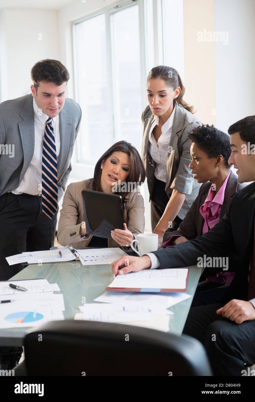 Business-Leute reden in treffen Stockfoto