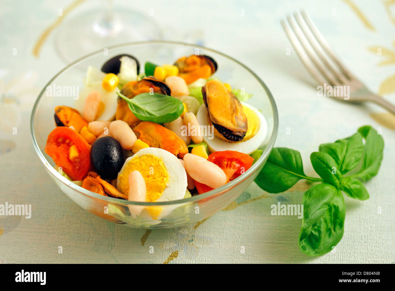 Weißer Bohnensalat mit Muscheln. Rezept zur Verfügung Stockfotografie ...