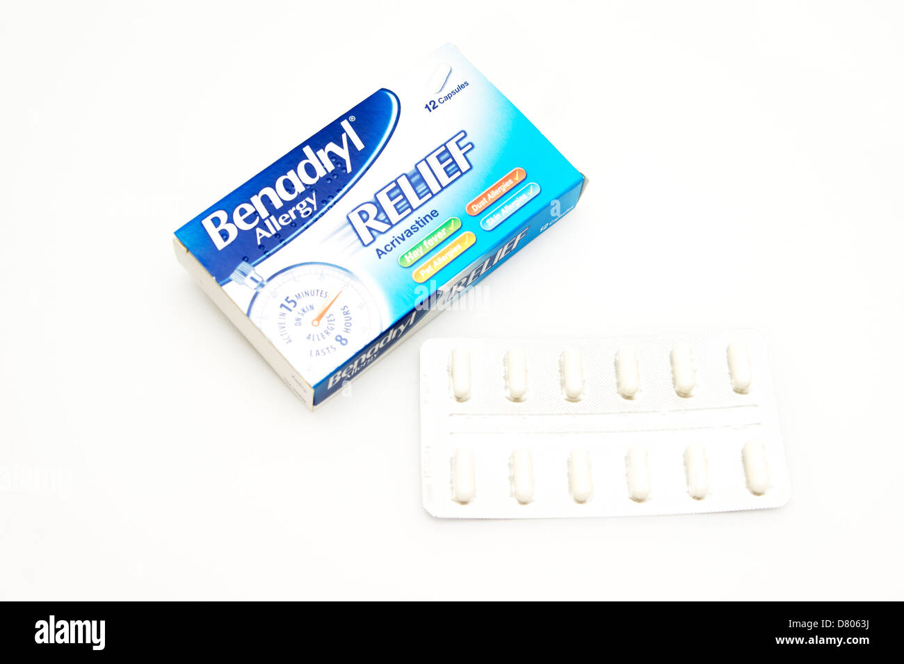 Benadryl Allergie Relief (Acrivastine - Medizin zur Linderung der Symptome von Heuschnupfen & allergischen Erkrankungen) Stockfoto
