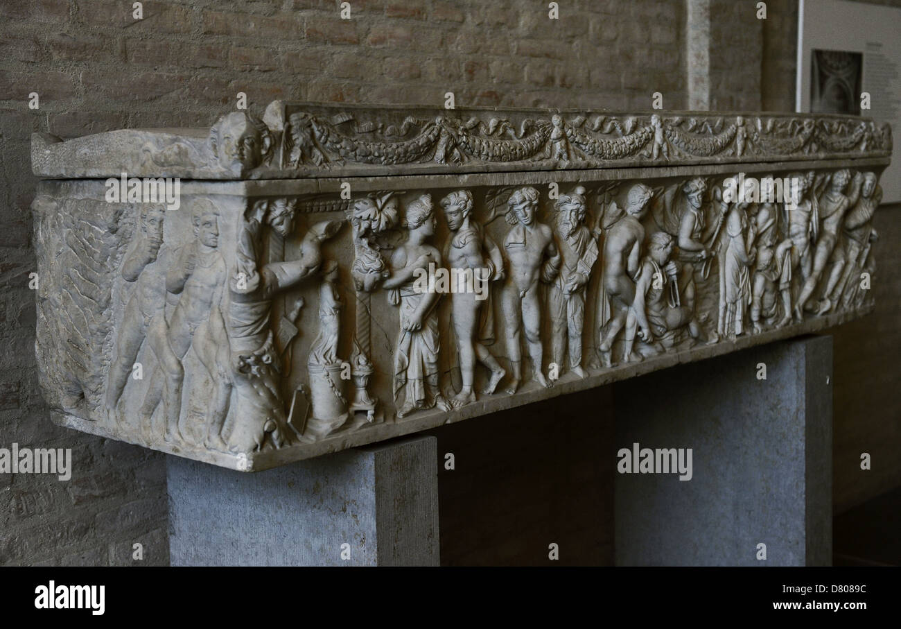 Römischer Sarkophag. Etwa 140 N.Chr. Mythologische Szene. Orest und Iphigenie unter den Taurians. Glyptothek. München. Deutschland. Stockfoto