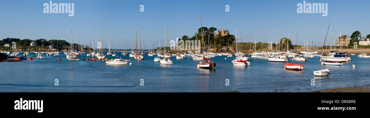 Boote bei Briac-Sur-Mer, Bretagne, Frankreich Stockfoto