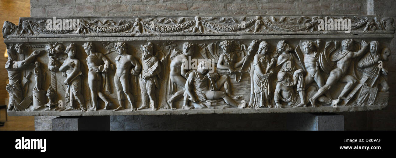 Römischer Sarkophag. Etwa 140 N.Chr. Mythologische Szene. Orest und Iphigenie unter den Taurians. Glyptothek. München. Deutschland. Stockfoto