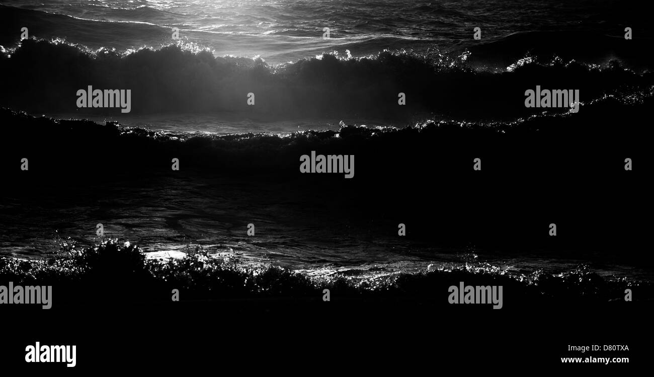 schwarz / weiß Bild von dunklen Pazifik Big Sur, Kalifornien  Bei Nacht Stockfoto