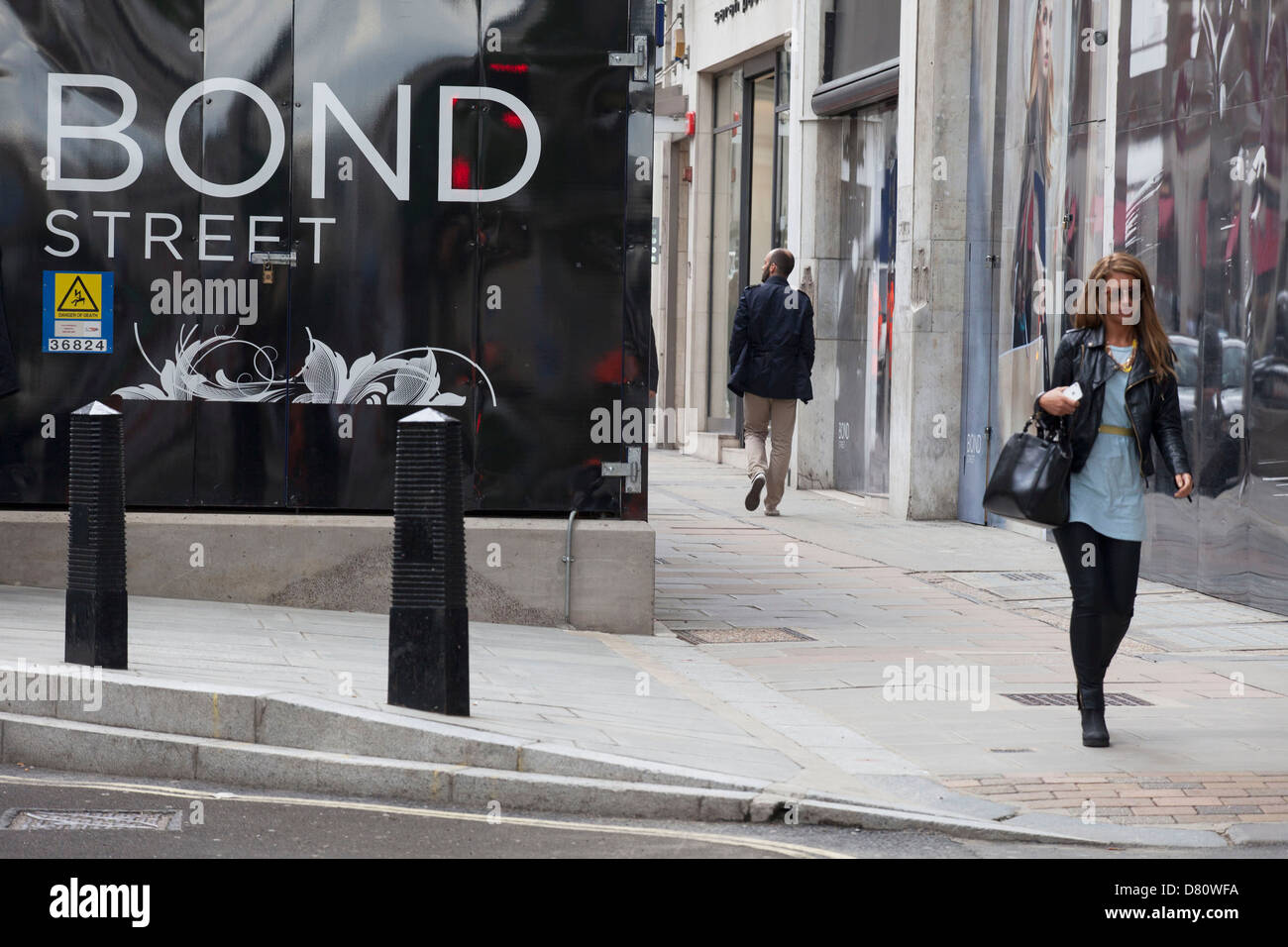 Anzeichen für High end Mode und exklusiven Marken auf New Bond Street, London, UK. Stockfoto