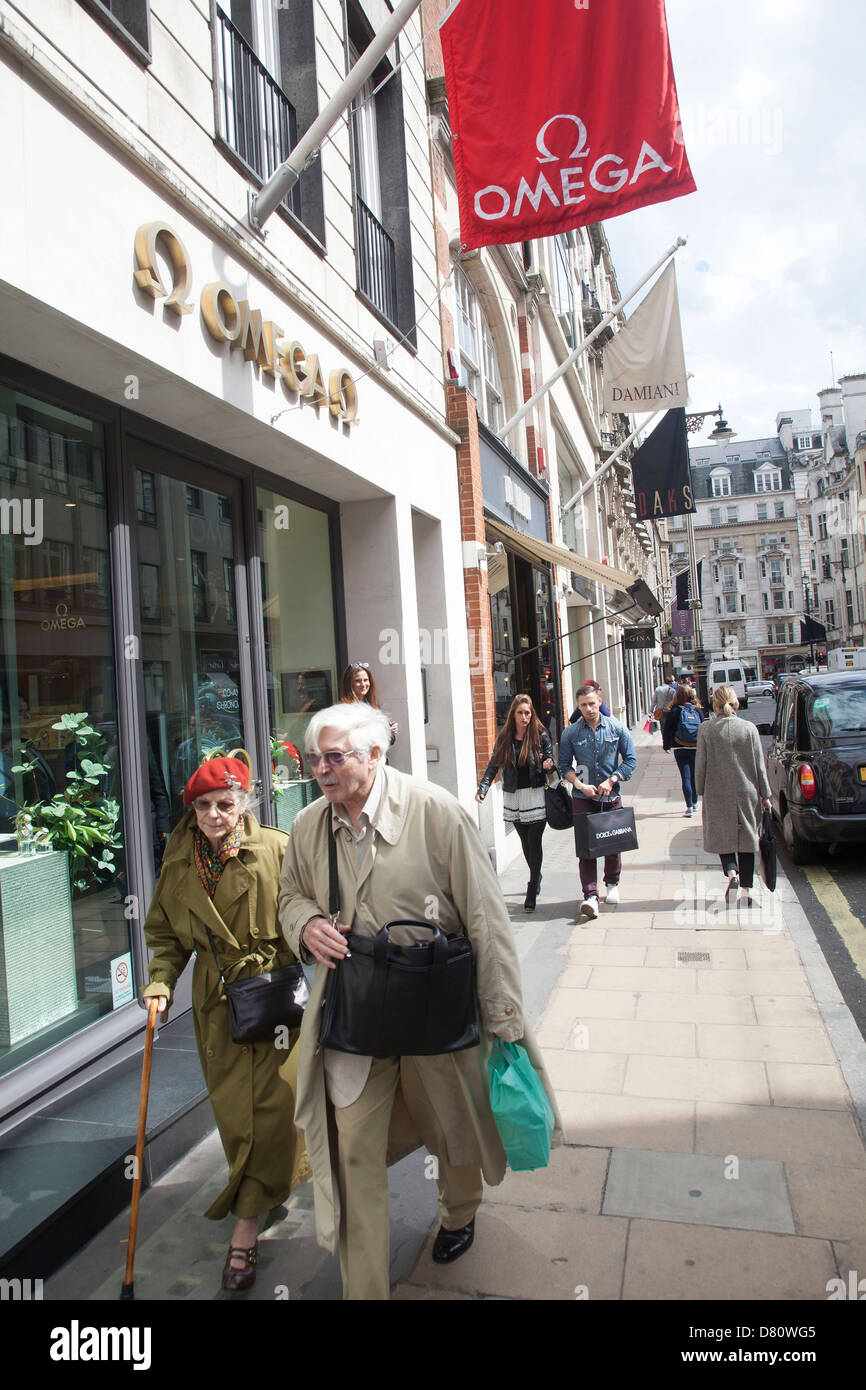 Anzeichen für High end Mode und exklusiven Marken auf New Bond Street, London, UK. Stockfoto