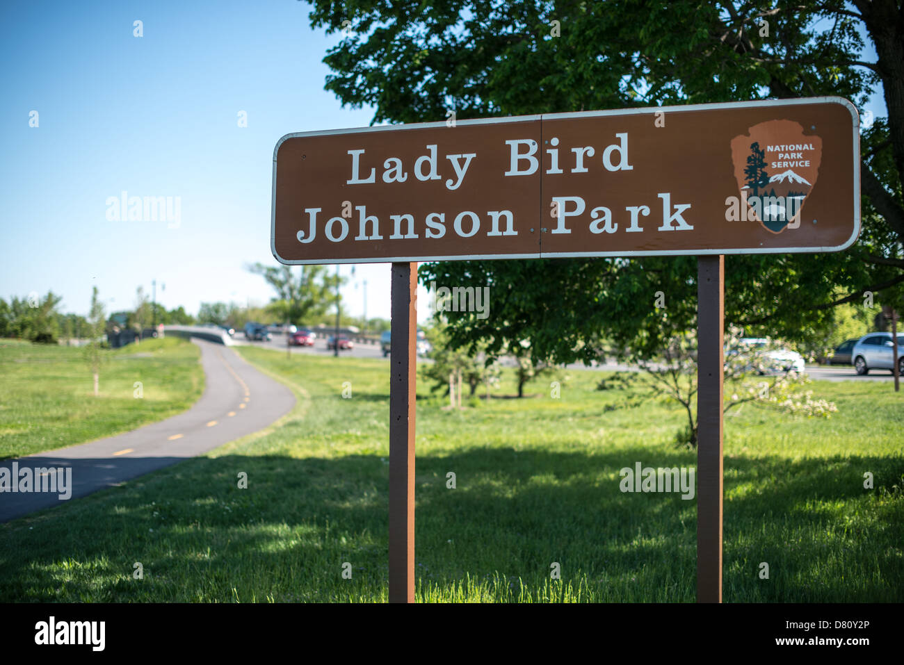 Lady Bird Johnson Park Sign Washington DC // WASHINGTON DC – Ein National Park Service Schild für Lady Bird Johnson Park auf Columbia Island in Washington DC. Stockfoto