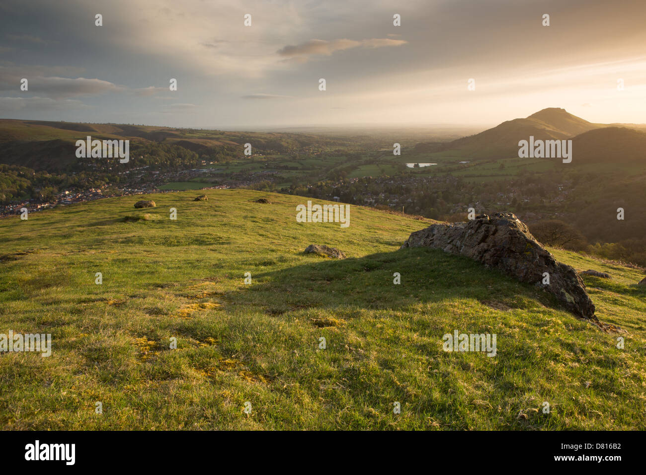 Morgendämmerung auf Ragleth Hill, Kirche Stretton, Shropshire, England Stockfoto