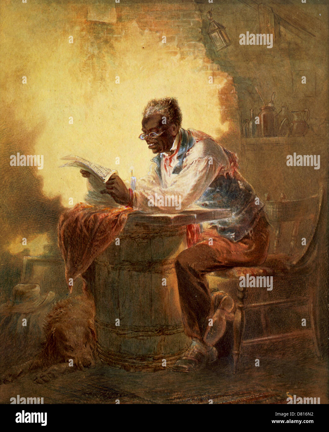 Schwarzer Mann liest Zeitung bei Kerzenschein Stockfoto