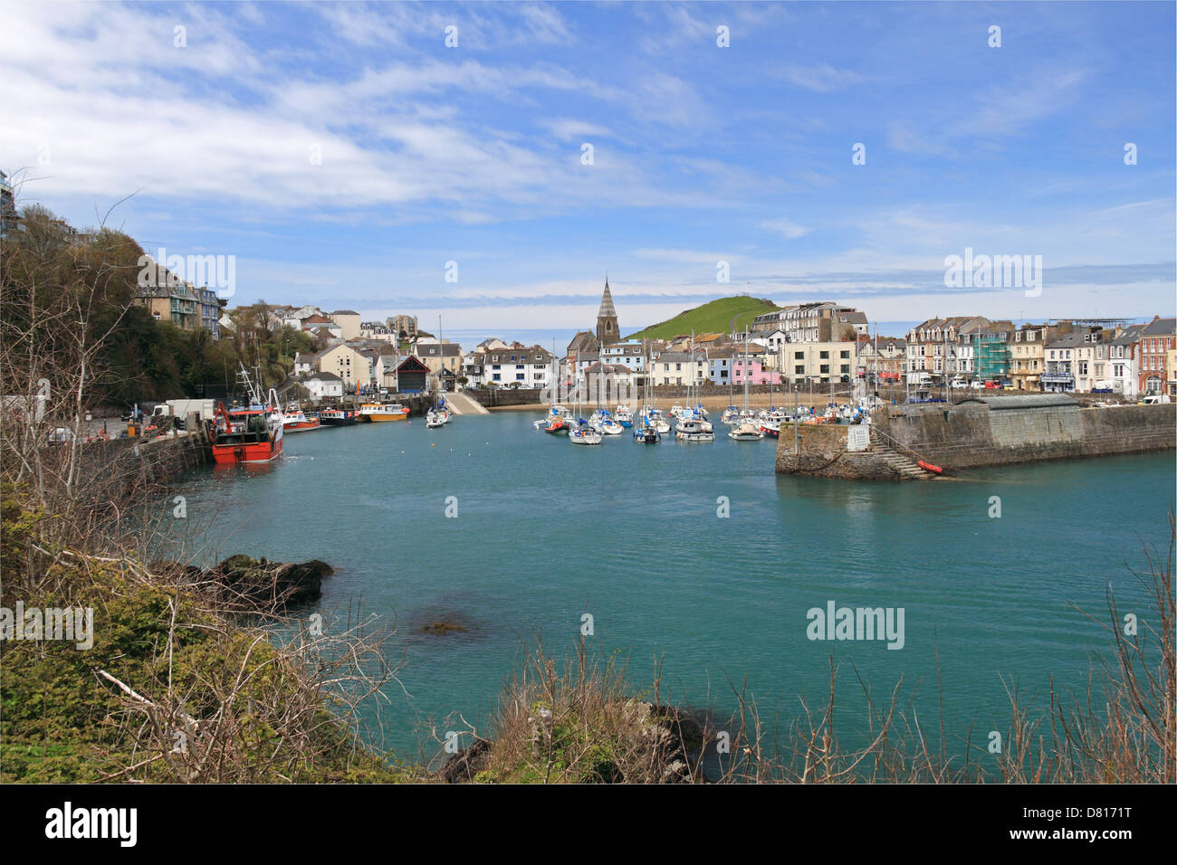 Hafen, Strand Beach und St. Philip und St. James Kirche, Ilfracombe, Devon, England, Großbritannien, Deutschland, UK, Europa Stockfoto