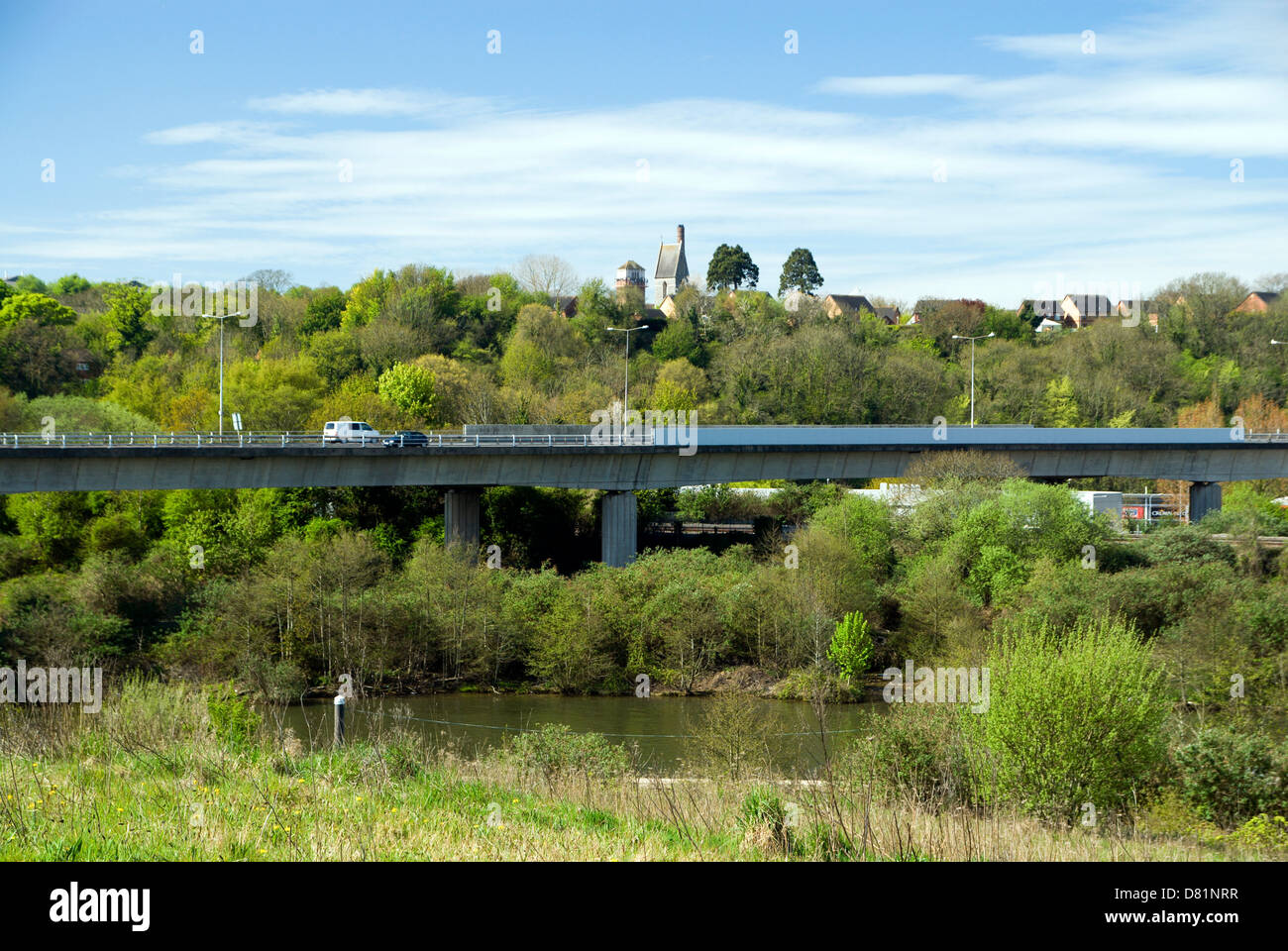 Grangetown link Straße und Fluss Ely, Grangetown, Cardiff, Wales, Großbritannien. Stockfoto
