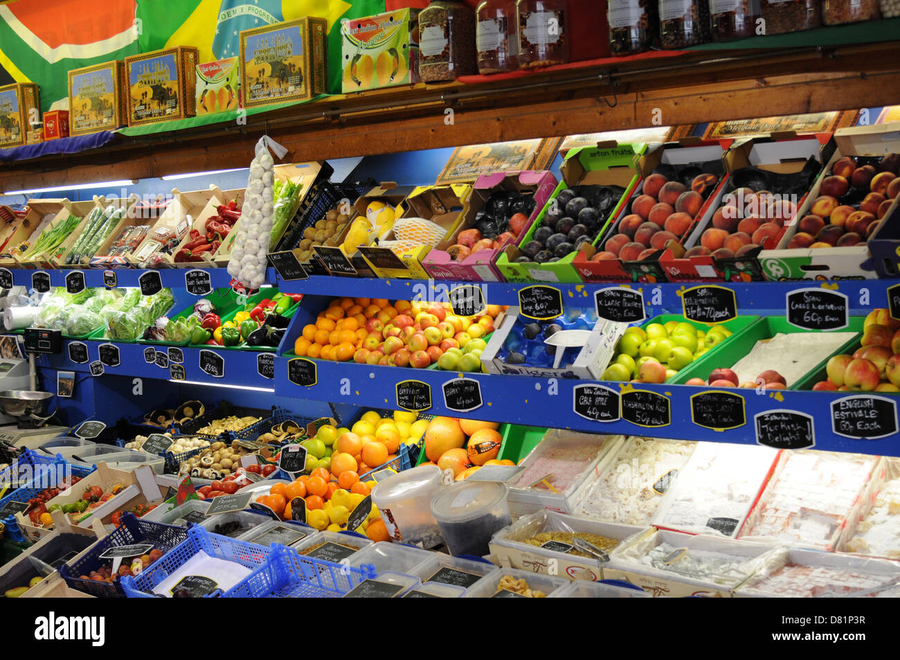 Obst & Gemüse stall, überdachten Markt, Oxford Stockfoto