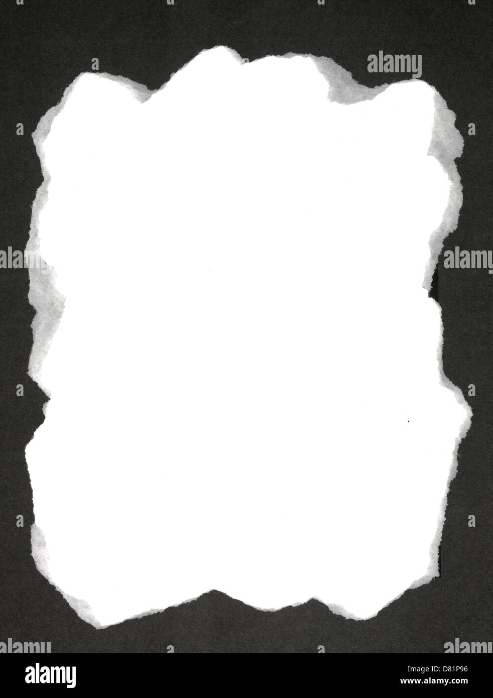 Rahmen aus schwarzem zerrissenes Papier ausgeschnitten auf weißem Hintergrund Stockfoto