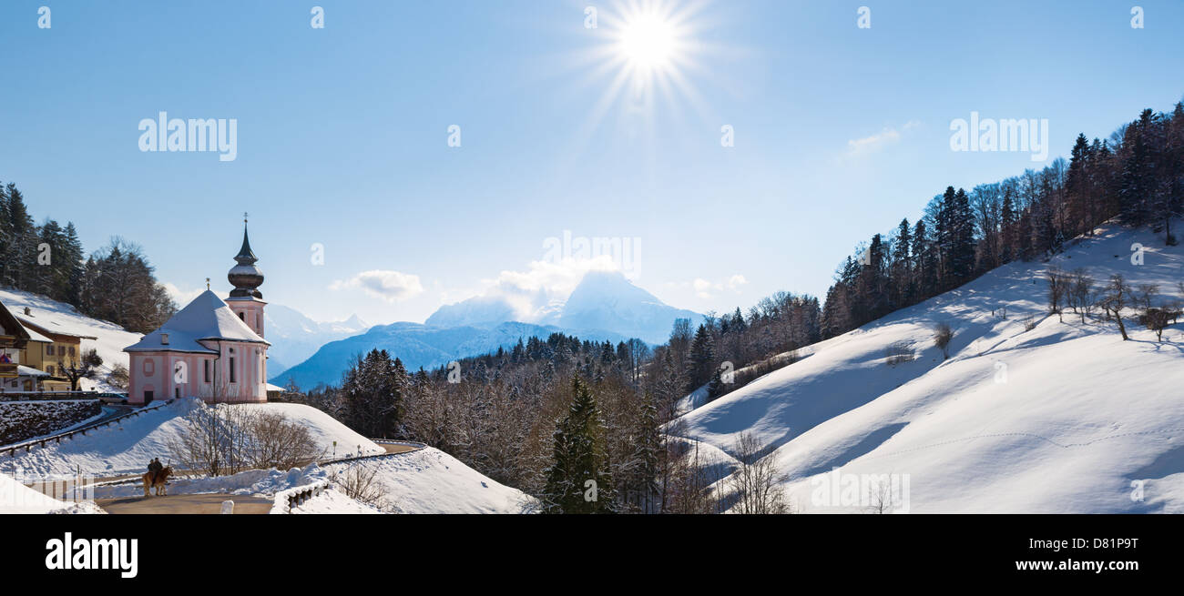 Watzmann am Mittag mit Kirche, Bayern, Berchtesgaden, Deutschland Alpen Stockfoto