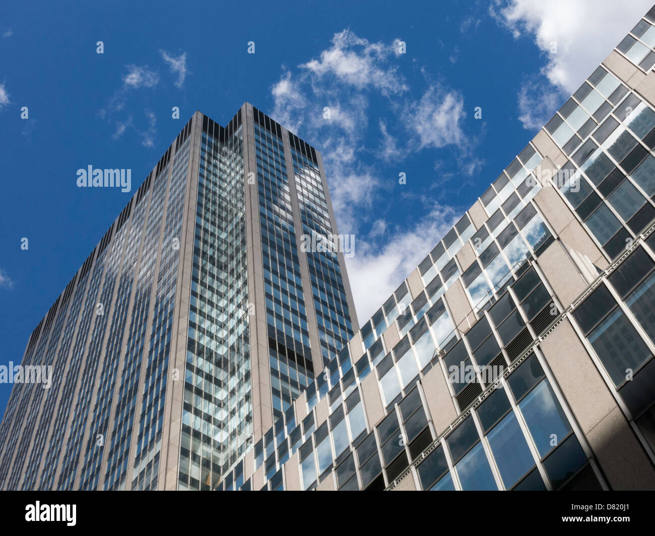 Generische Bürogebäude Fassaden, NYC Stockfoto