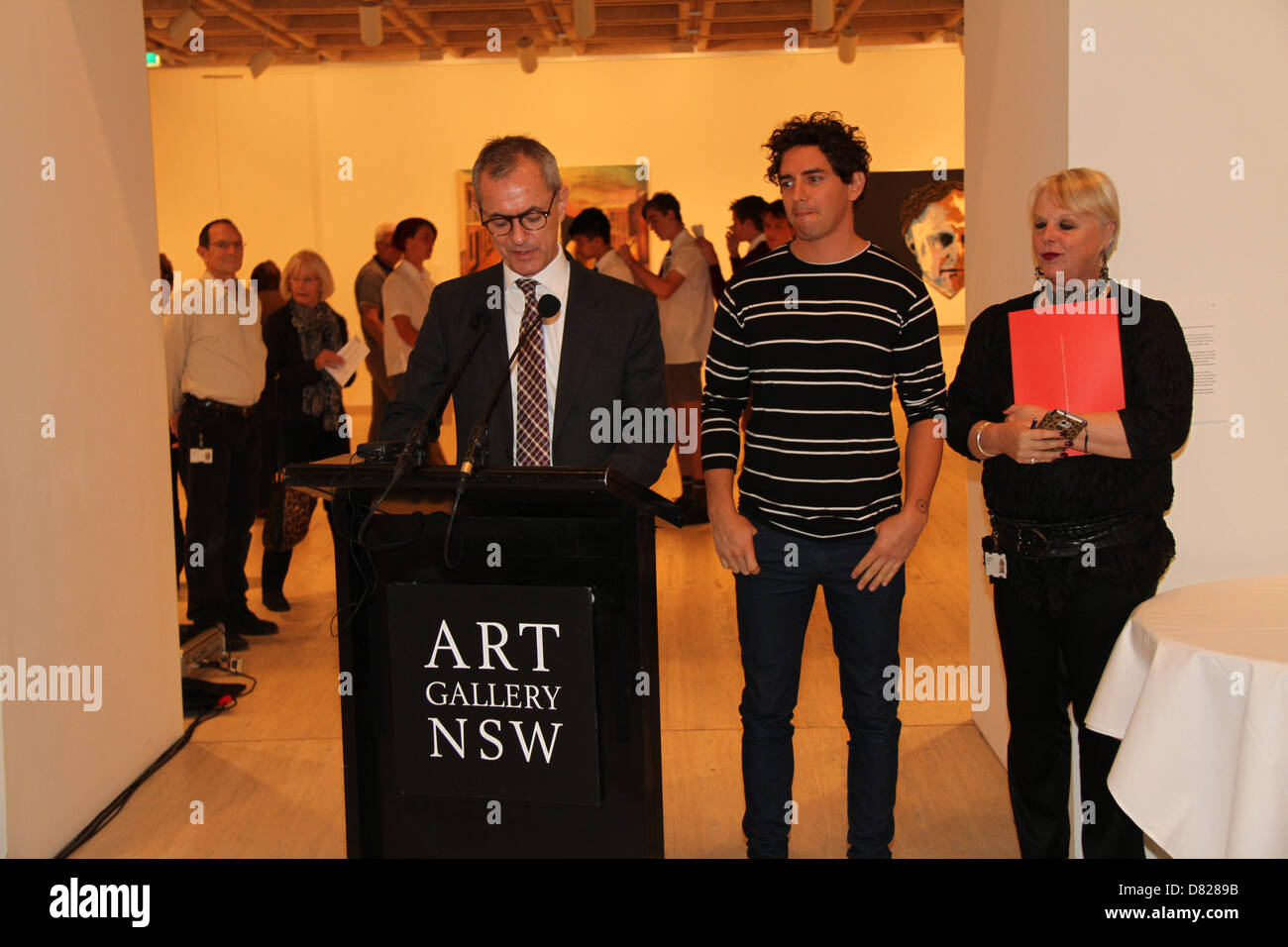 Art Gallery of New South Wales, Kunstgalerie Road, Sydney, NSW, Australien. 16. Mai 2013. Künstlers Vincent Fantauzzo wurde für sein Porträt "Liebe Gesicht", ein Porträt seiner Geliebten, der Schauspielerin Asher Keddie als Gewinner des 2013 Archibald People Choice angekündigt. Angela Yang, im Alter von 17, Max Fontaine, im Alter von 13, Archibald Hayes, im Alter von 10 und Liam Williamson, 7 Jahre alt wurden als die ersten Young Archie Preisträger bekannt gegeben. Kredit: Kredit: Richard Milnes / Alamy Live News. Stockfoto