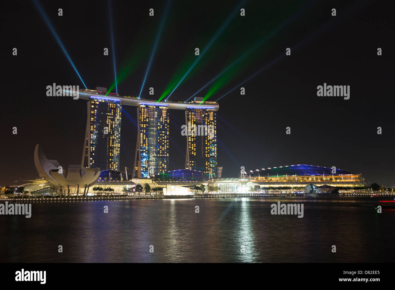 Singapore Marina Bay Sands Hotel bei nigth Stockfoto