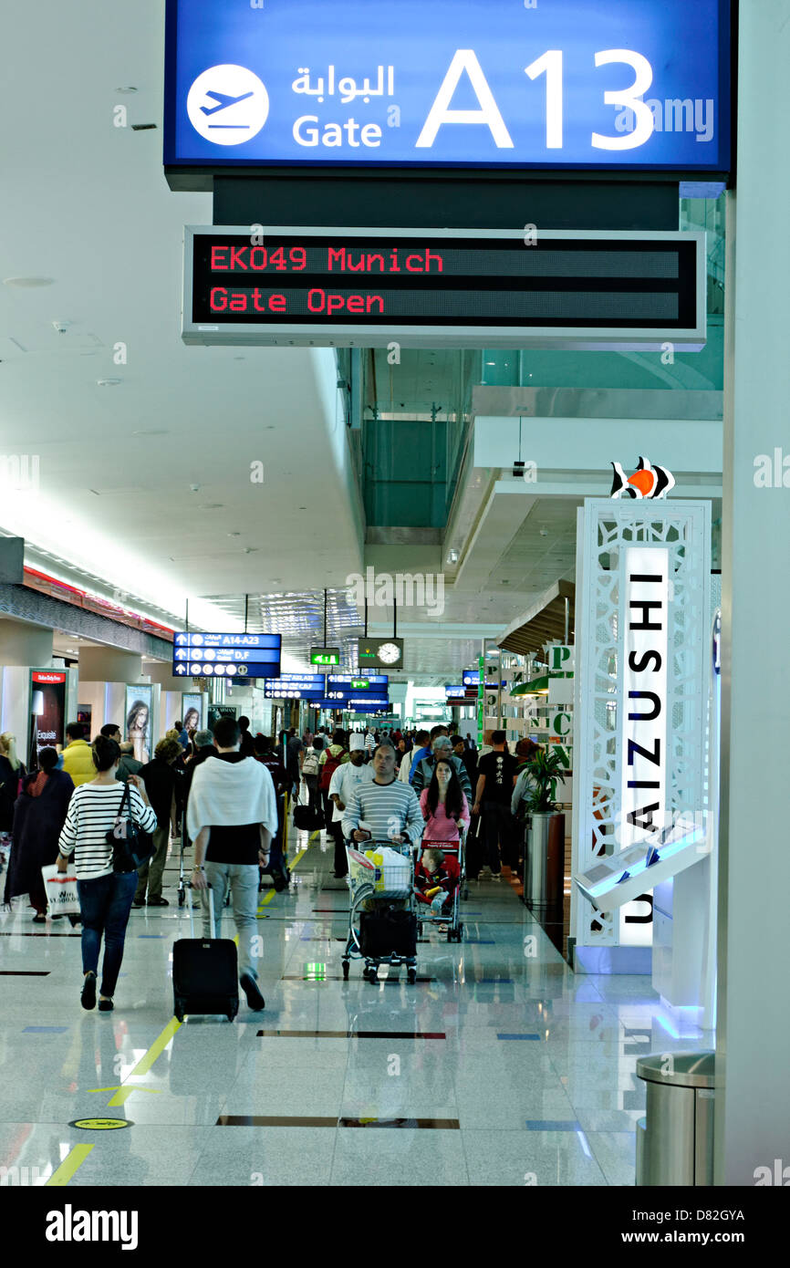 In der Transitzone des Dubai International Airport Terminal Stockfoto