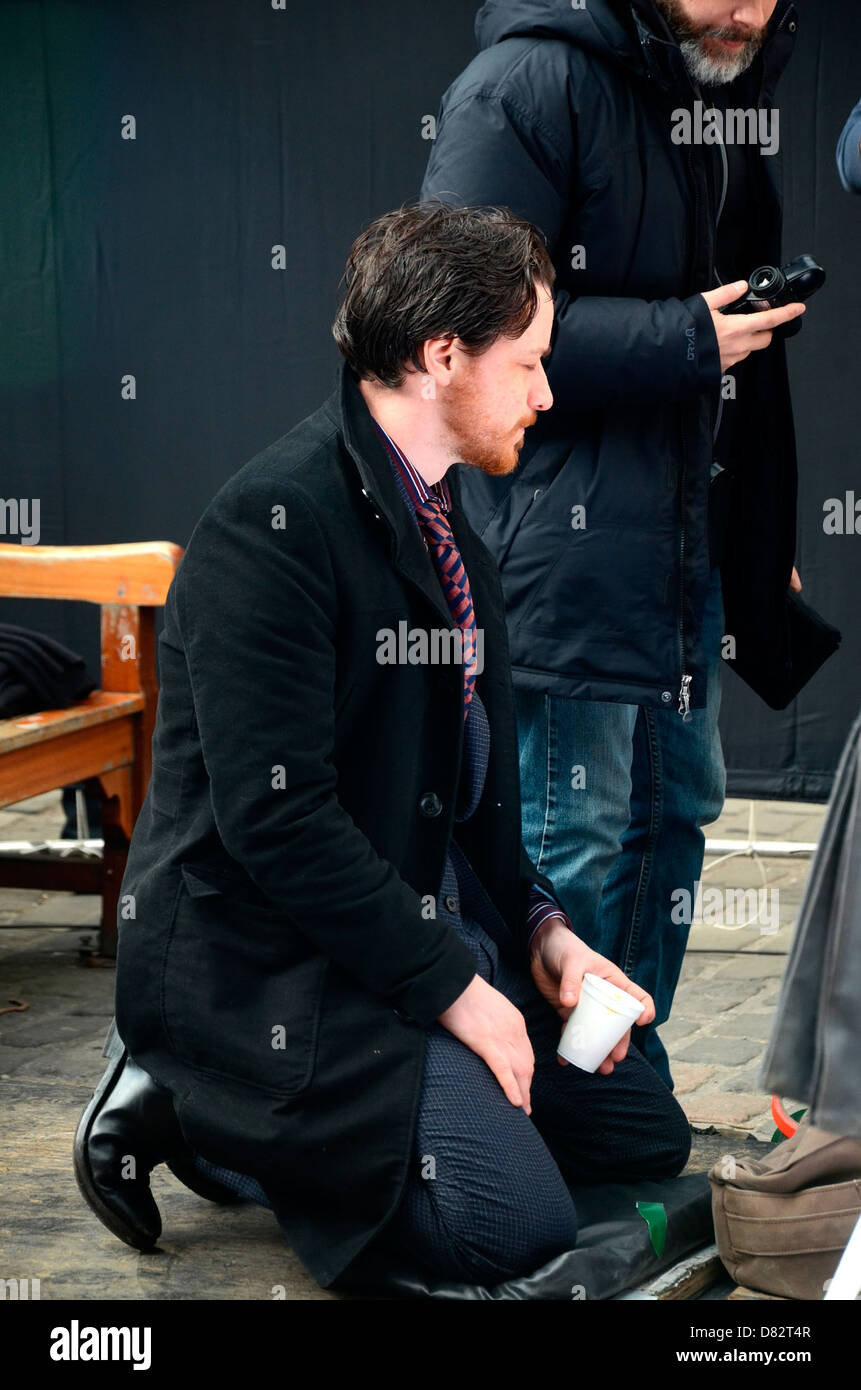 James McAvoy am Set, die Dreharbeiten zu seinem neuen Films "Dreck" in Edinburgh, Schottland Grassmarket - 15.02.12 Stockfoto