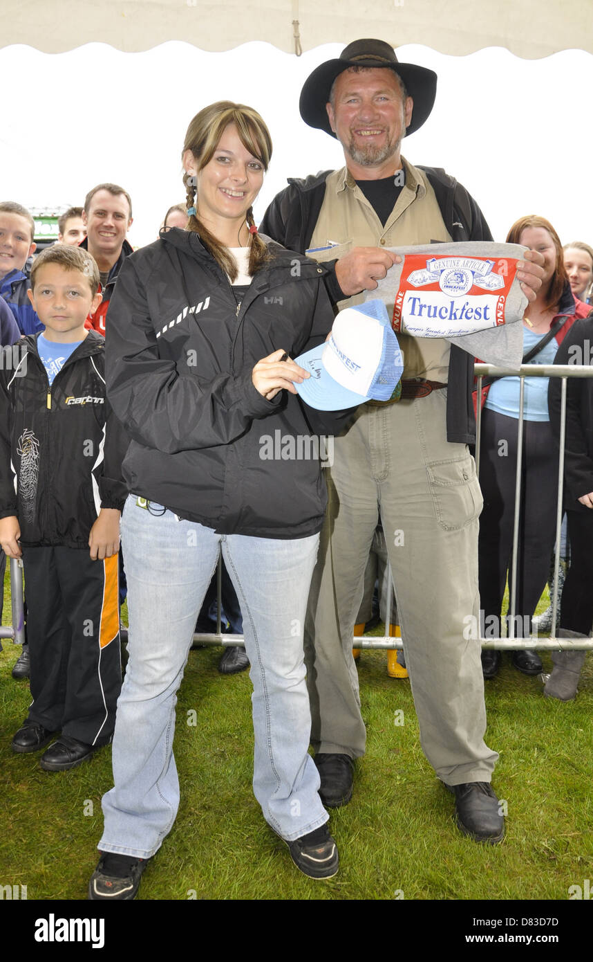 Lisa Kelly und Alex Debogorski Truckfest 2011 im Royal Highland Centre in Edinburgh, Schottland Ingilston - 06.08.11 Stockfoto