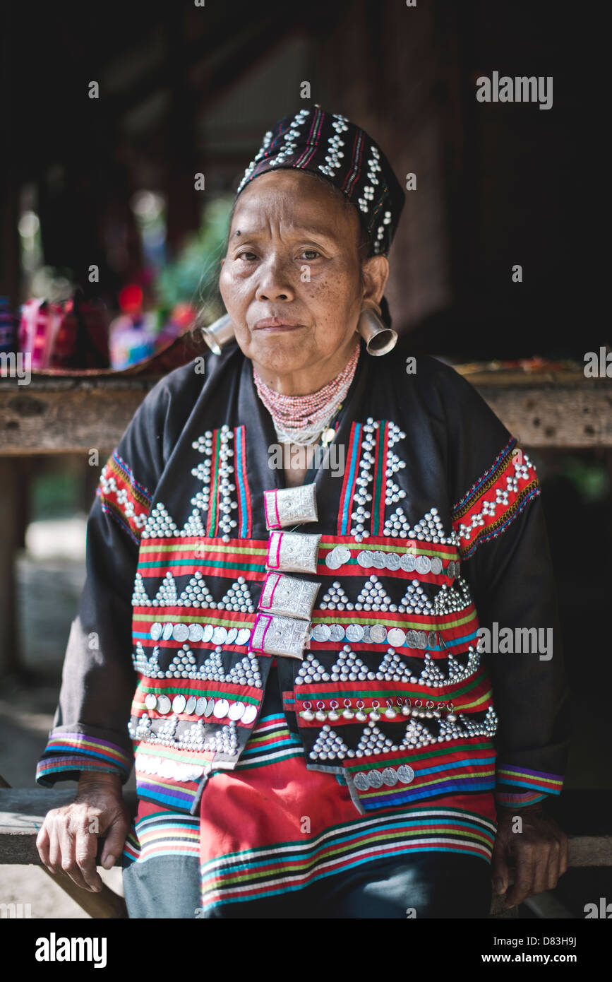 Alte Dame aus dem Hmong Dorf, Thailand Stockfoto