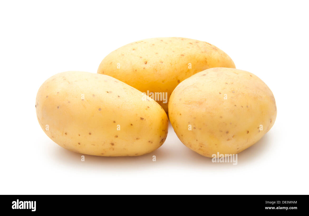 Haufen Kartoffeln isoliert auf weißem Hintergrund Stockfoto