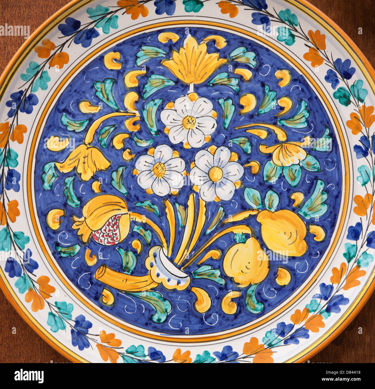Monreale - Detail der Keramikplatte von Markt - Italien Stockfoto
