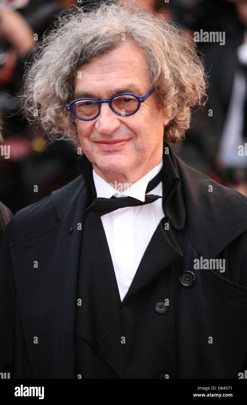 Cannes, Paris. 18. Mai 2013. Regisseur Wim Wenders auf dem roten Teppich für das Gala-Screening von Jimmy P. Psychotherapy Plains Indian Film bei den Filmfestspielen von Cannes 18. Mai 2013. Bildnachweis: Doreen Kennedy/Alamy Live-Nachrichten Stockfoto