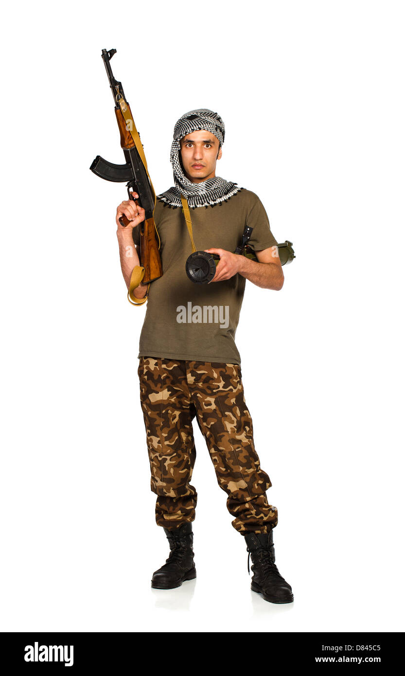 Terroristischen arabischen Nationalität im Tarnanzug und Keffiyeh mit automatische Pistole und Launcher auf weißem Hintergrund mit Reflexion Stockfoto