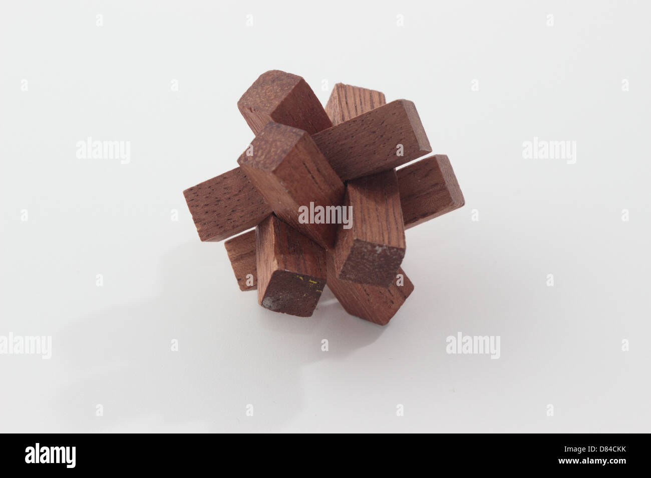 3D Holzpuzzle, isoliert auf weiss Stockfoto