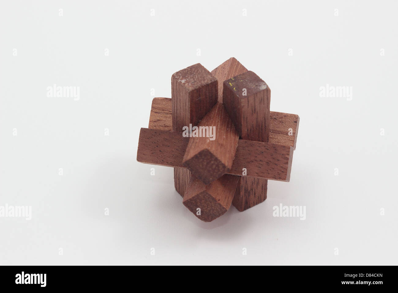 3D Holzpuzzle, isoliert auf weiss Stockfoto