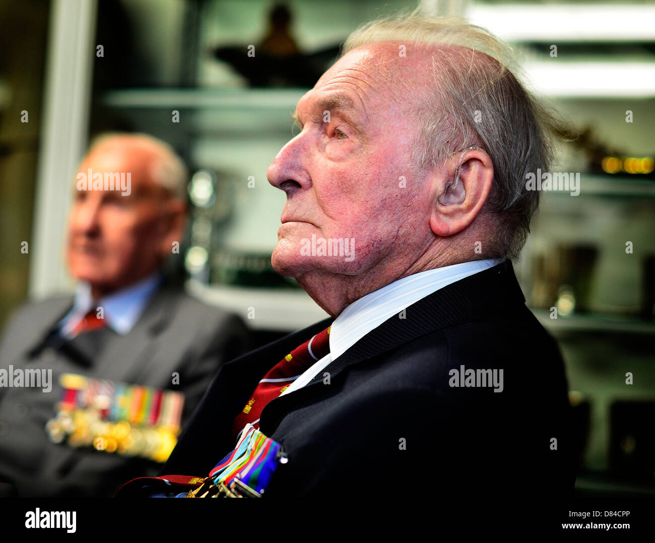 Veteranen des zweiten Weltkriegs Dambusters Les Munro & George 'Johnny' Johnson zurück in RAF Scampton in 2013. Stockfoto