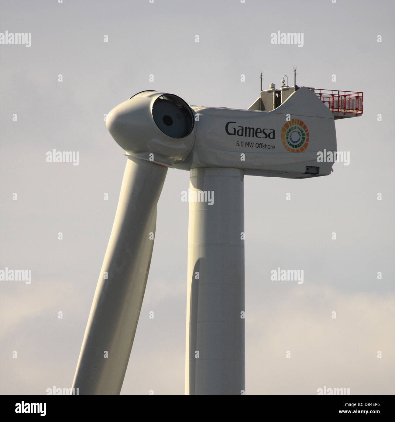 Gamesa'a Prototyp G128-5 MW Offshore-Windturbine, im Bau in den Hafen von Arinaga, Gran Canaria. Stockfoto