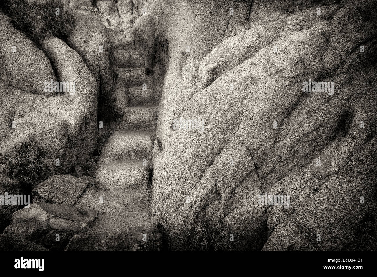 Weg und Treppe in Granit gemeißelt. Joshua Tree Nationalpark, Kalifornien Stockfoto