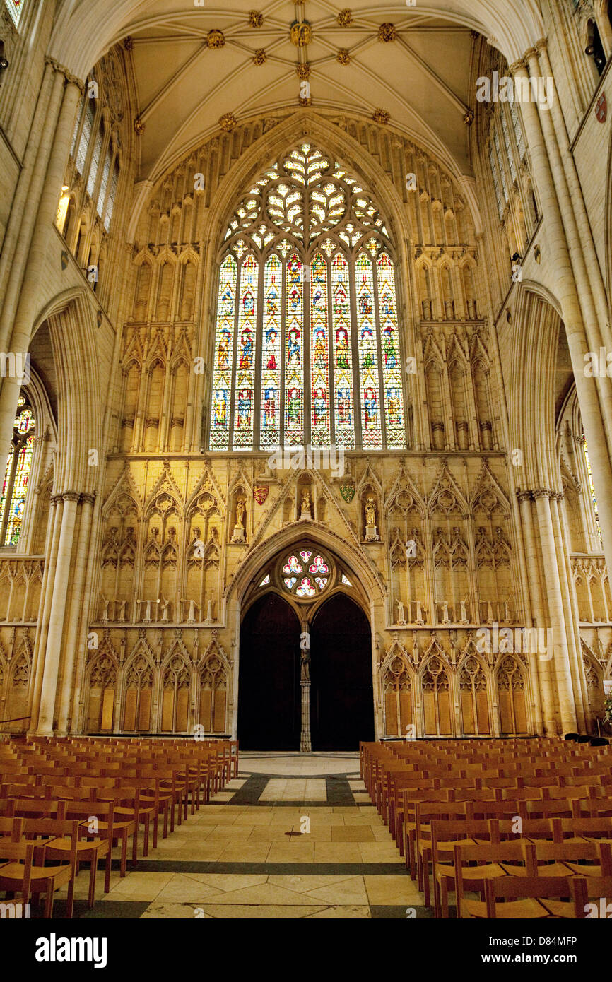 Der große Westen Tür Türen und Westfenster, Innere des York Minster Cathedral, York, Yorkshire UK Stockfoto