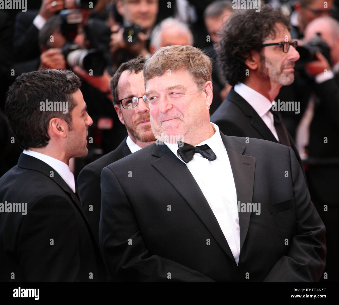 Oscar Isaac, John Goodman, Joel Coen, bei der The Coen Bruders neu Filmvorführung 'Inside Llewyn Davis' roten Teppich Gala auf dem Cannes Film Festival Sonntag, 19. Mai 2013 Stockfoto