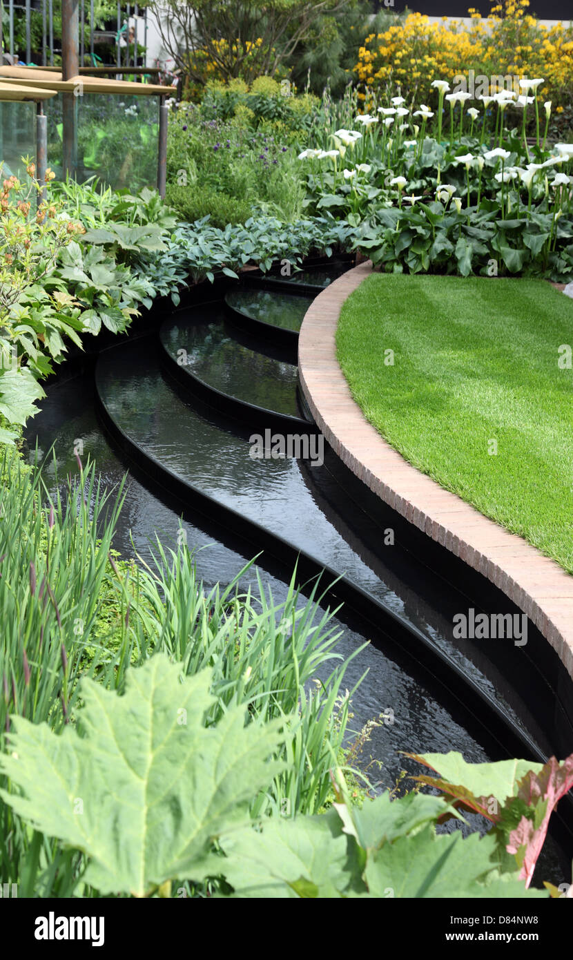 East Village Garden Schaugarten am RHS Chelsea Flower Show 2013 von Balston Agius Stockfoto