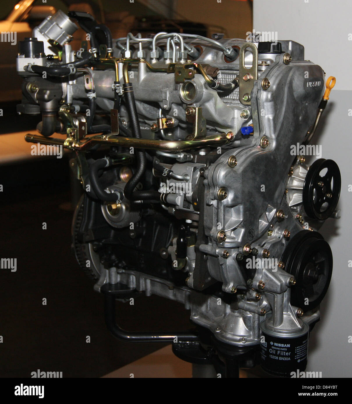 Der Nissan YD22DDTi ist ein 2,2-Liter-Dieselmotor aus dem Modelljahr 2003. Bekannt für seine Leistung und Kraftstoffeffizienz, wird er in einer Reihe von Nissan-Fahrzeugen eingesetzt und bietet ein ausgewogenes Verhältnis von Leistung und Zuverlässigkeit. Stockfoto