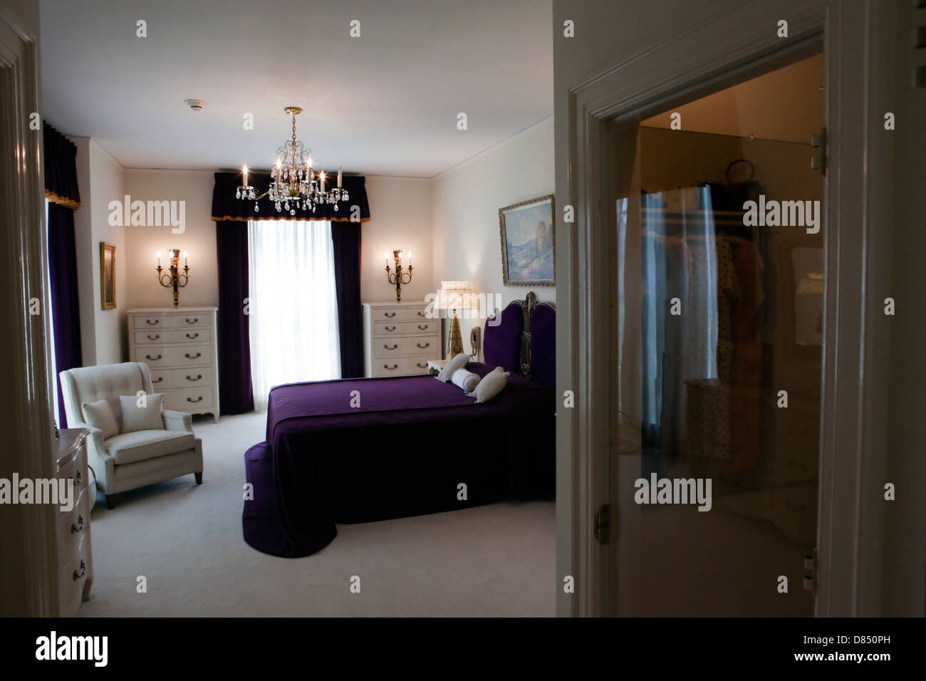 Ein Blick Aus Einem Schlafzimmer In Elvis Presleys Villa