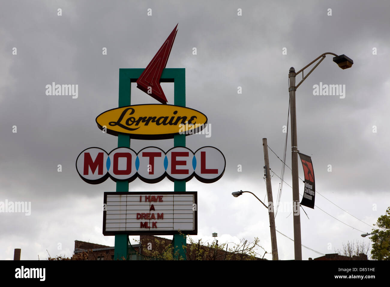 Ein Blick auf das Lorraine Motel-Schild am as National Civil Rights Museum in Memphis, Tennessee Stockfoto