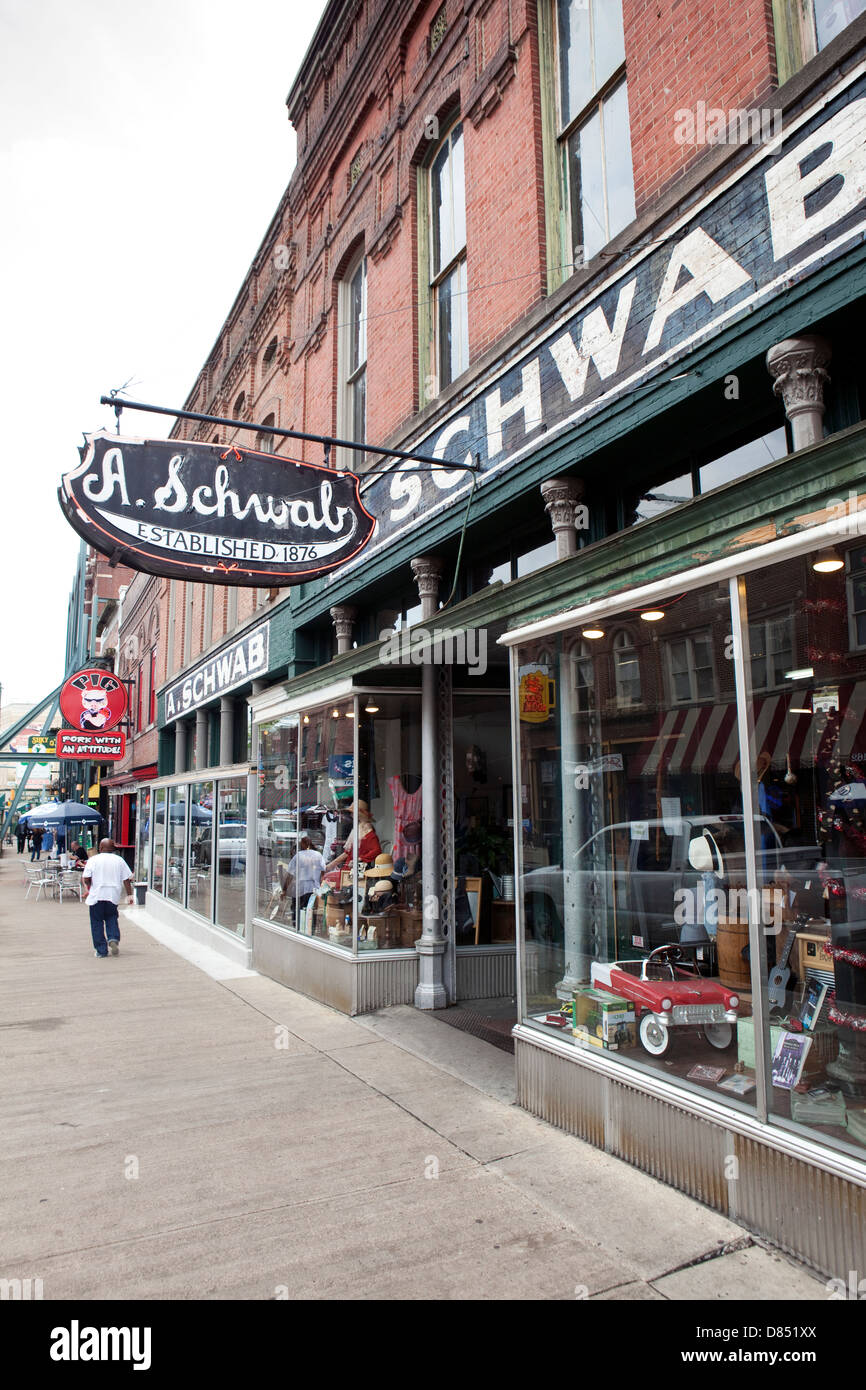 Ein Blick auf die A. Schwab speichern auf der Beale Street in Memphis, Tennessee Stockfoto