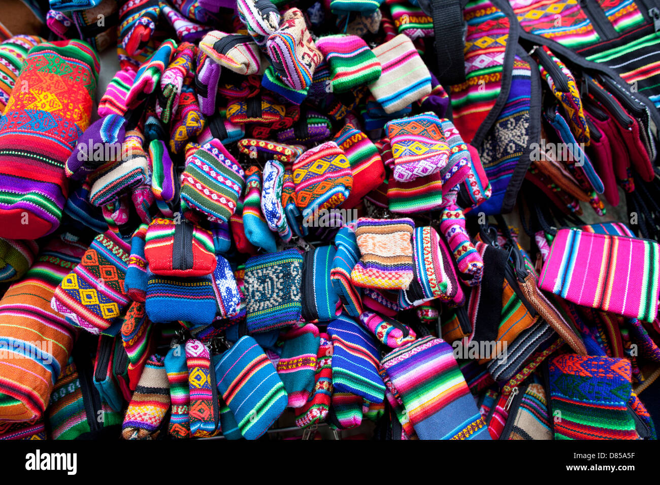 Textilien zum Verkauf in einem Markt, in Bolivien, das La Paz Stockfoto