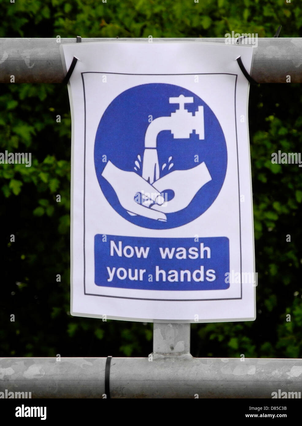 Bereiche im Land streicheln messen und Shows sind so beliebt wie eh und je - aber fordern, dass die Hände gewaschen werden Bekanntmachungen sind deutlich sichtbar Stockfoto