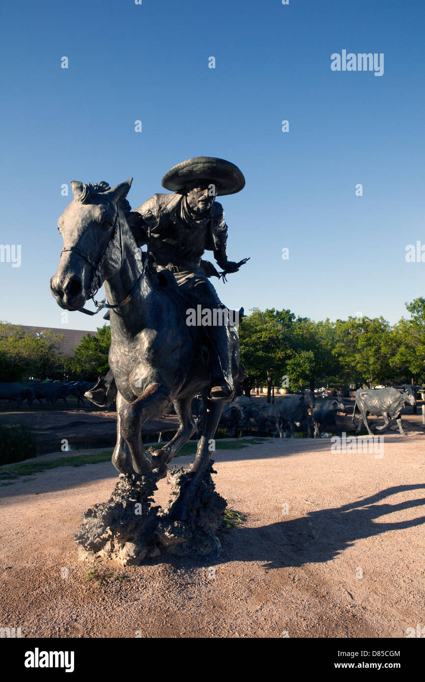 Ein Blick auf die Pioneer Plaza Cattle Drive-Skulptur in Dallas, Texas Stockfoto