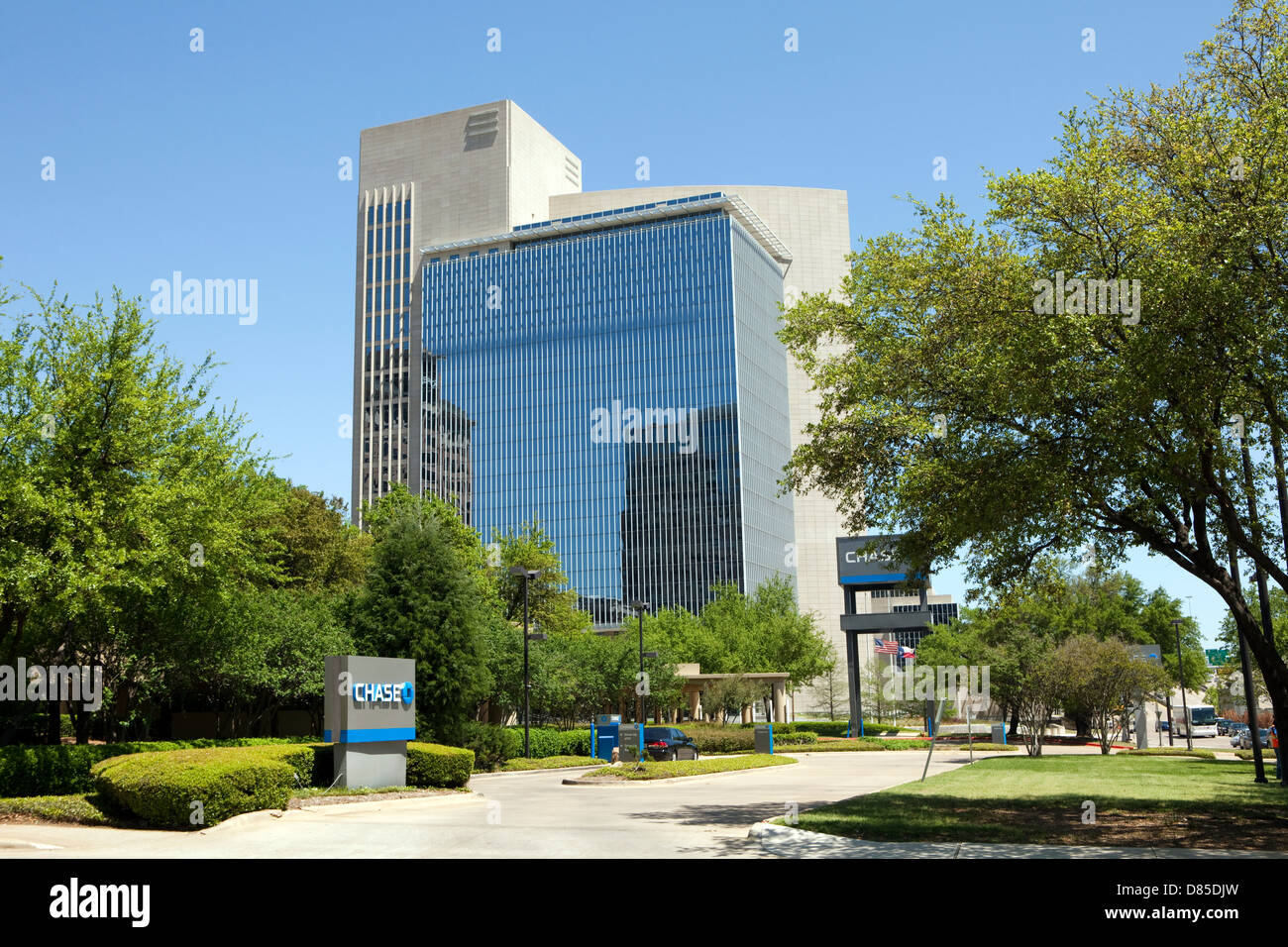 Ein Blick auf einer Chase Bank-Filiale mit einem Laufwerk bis ATM in Dalles, Texas Stockfoto