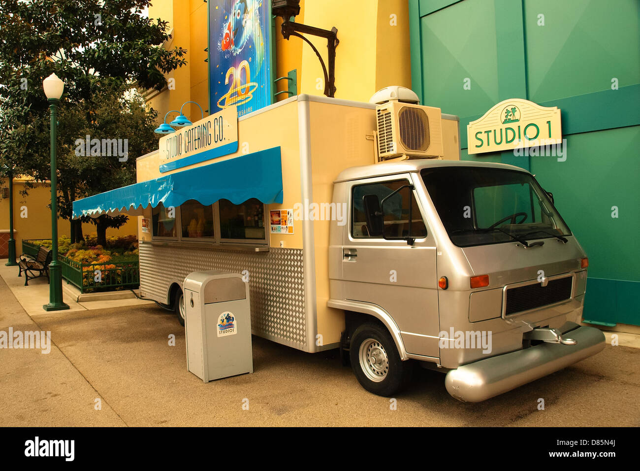 Süßigkeiten-Auto, in DIsneyland Paris. Stockfoto