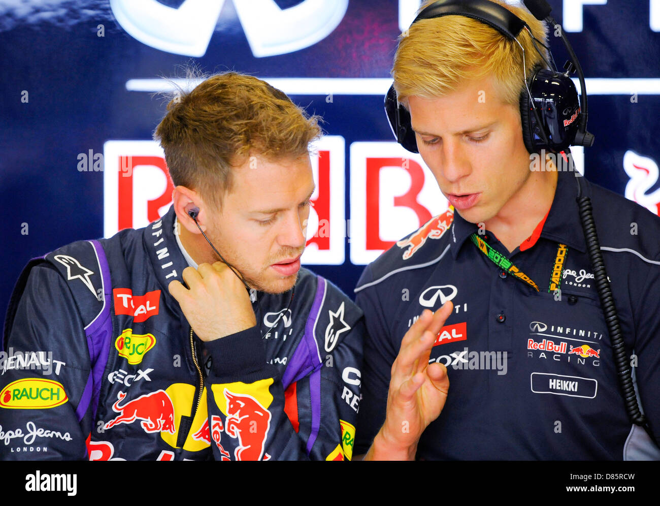 Sebastian Vettel (GER), Red Bull Racing RB9 und seine persönlichen Trainer Heikki Huovinen während der spanischen Formel 1 GP 2013 Stockfoto