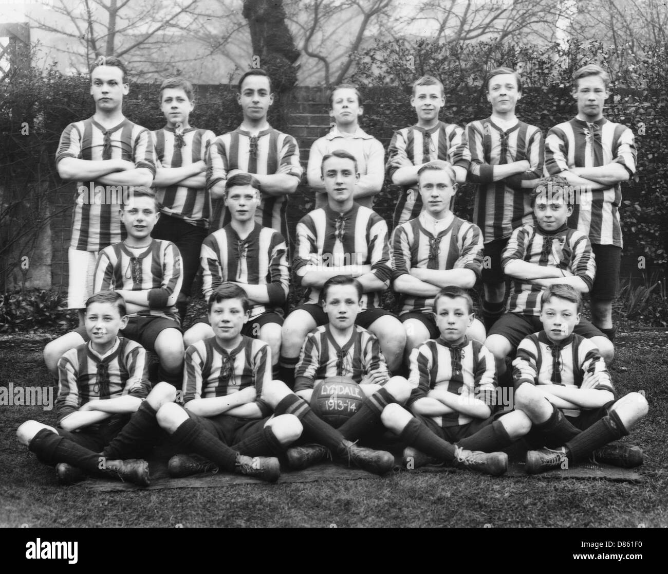 Foto des Lyndale Boys Football Club-Teams 1913-1914 Stockfoto